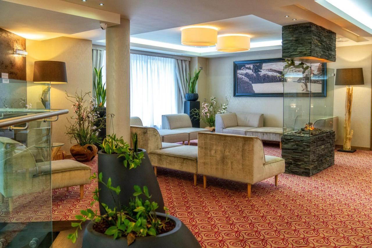Hotel & Spa Czarny Gron Rzyki Exterior photo
