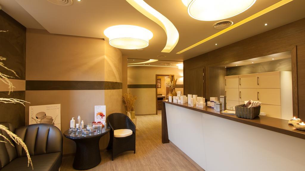 Hotel & Spa Czarny Gron Rzyki Exterior photo